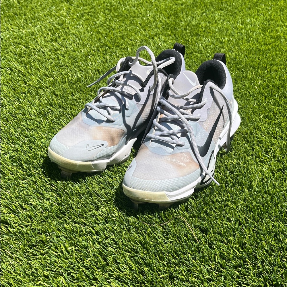 Nike Air Zoom Trout 9’s Metal Cleats